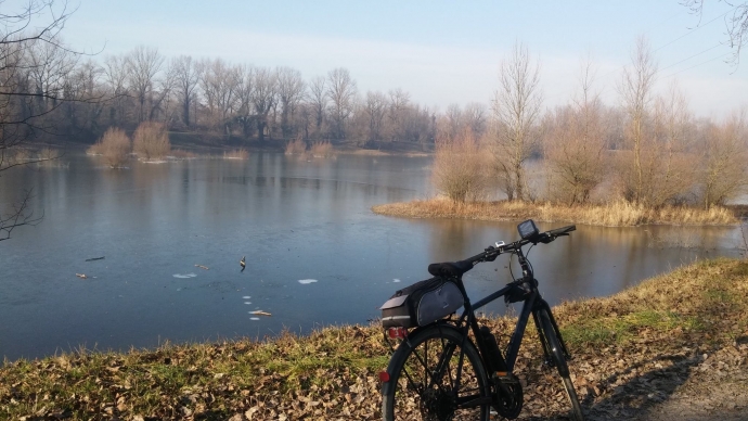 A Christmas Route to 6 Lakes by Bicycle Adventure