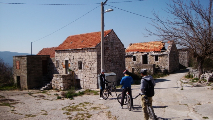 Croatian Bike Routes: Tour of Kozjak near Split